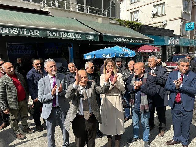 CHP Ordu Milletvekili Mustafa Adıgüzel, Altınordu'da pazar yerini ziyaret etti ve seçildiklerinde kapalı pazar yeri projesini hayata geçireceklerini söyledi.