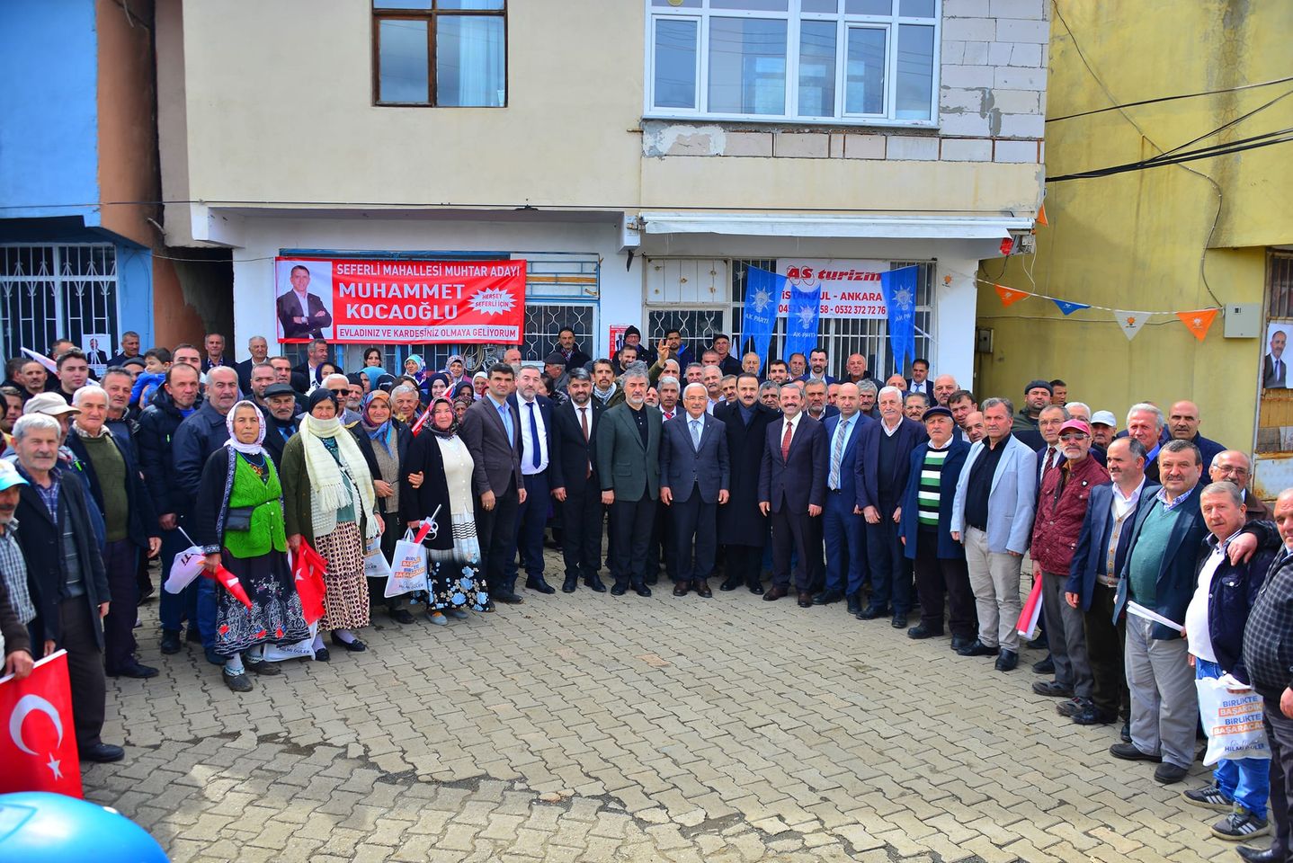 Ordu Büyükşehir Belediye Başkanı Dr. Mehmet Hilmi Güler, Seferli Mahallesi'nde önemli ziyaretlerde bulundu.