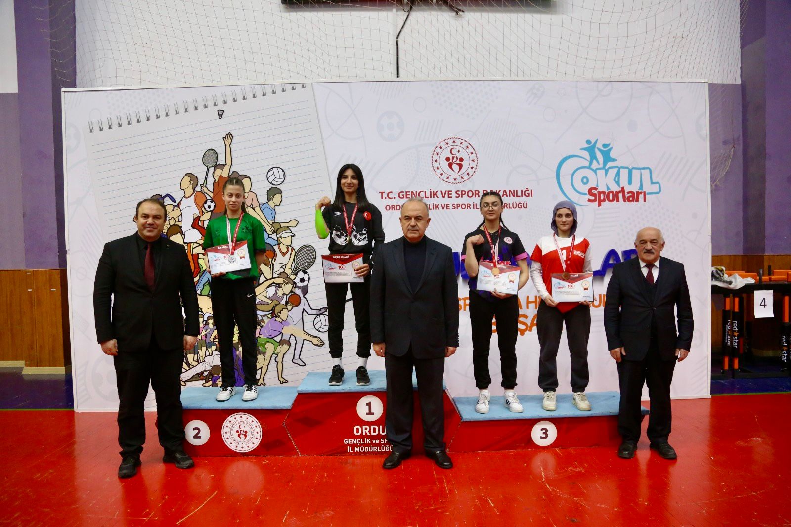 2023-2024 Eğitim ve Öğretim Yılı Okul Sporları Bilek Güreşi Türkiye Birinciliği Başpehlivan Recep Kara Spor Salonu'nda Açıldı.