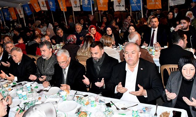 Perşembe'de Milletvekili Mustafa Hamarat, Cihat Albayrak'ın Projelerini Tanıttı