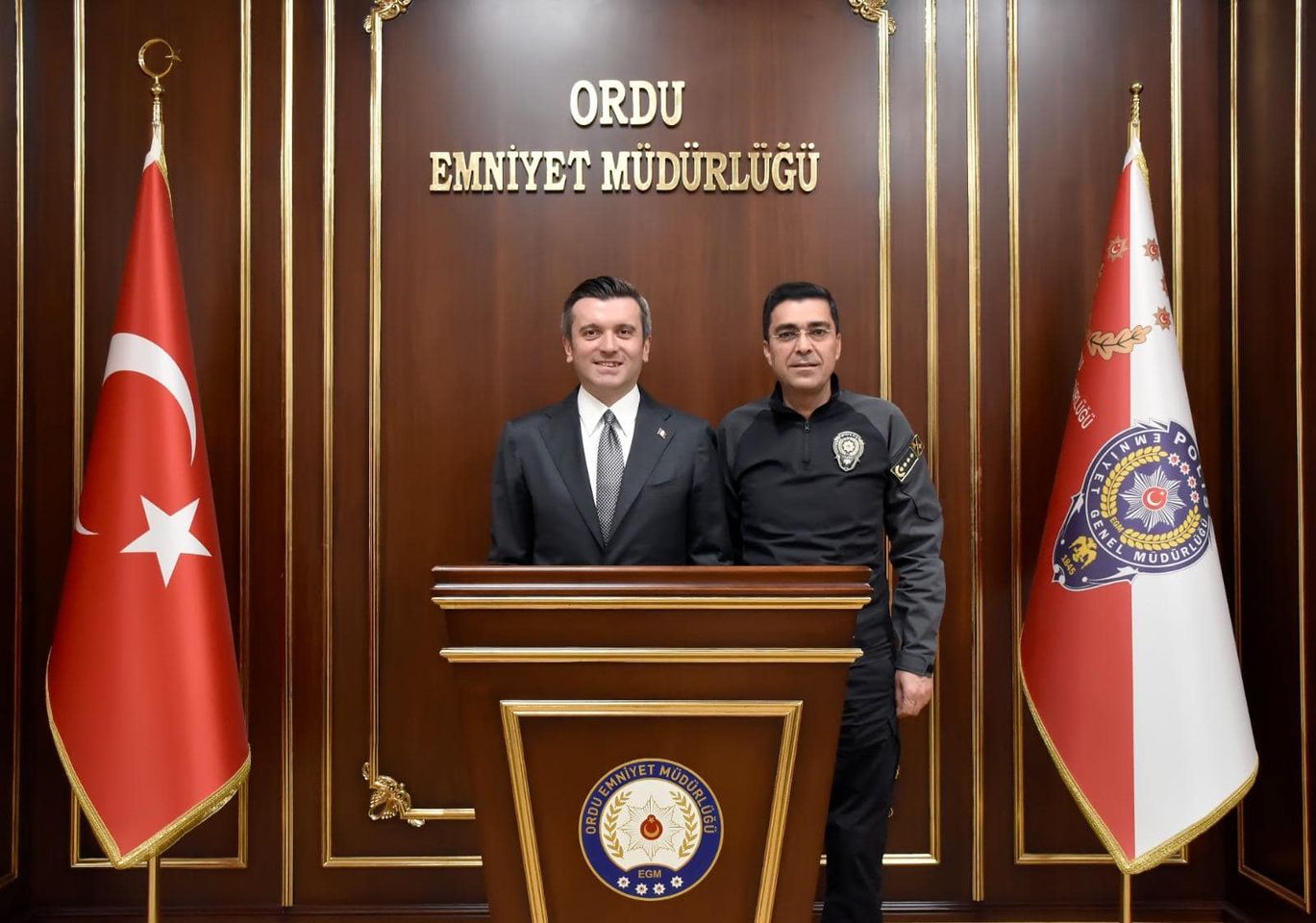 Aile ve Sosyal Hizmetler Bakan Yardımcısı ve AK Parti İl Başkanı, İl Emniyet Müdürlüğü'ne Nezaket Ziyareti Gerçekleştirdi